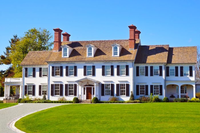 Colonial style home exterior