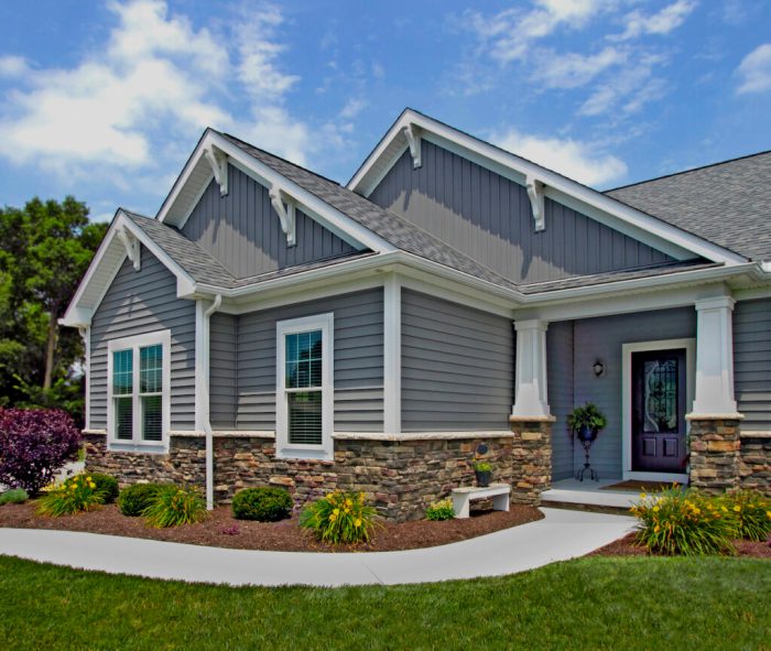 Choosing the right siding for a colonial style home exterior