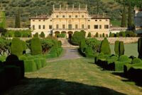 Luxury villa hotels near popular tourist attractions in Italy