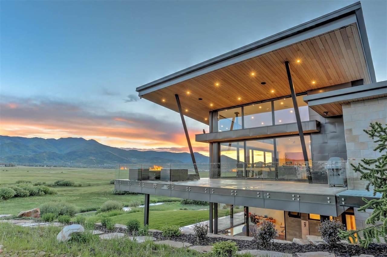 Searching for sustainable luxury homes with energy-efficient designs