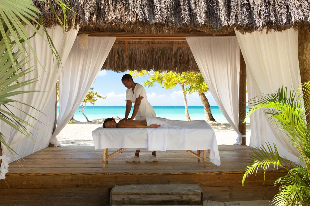 Romantic hotels offering couples massage and spa treatments